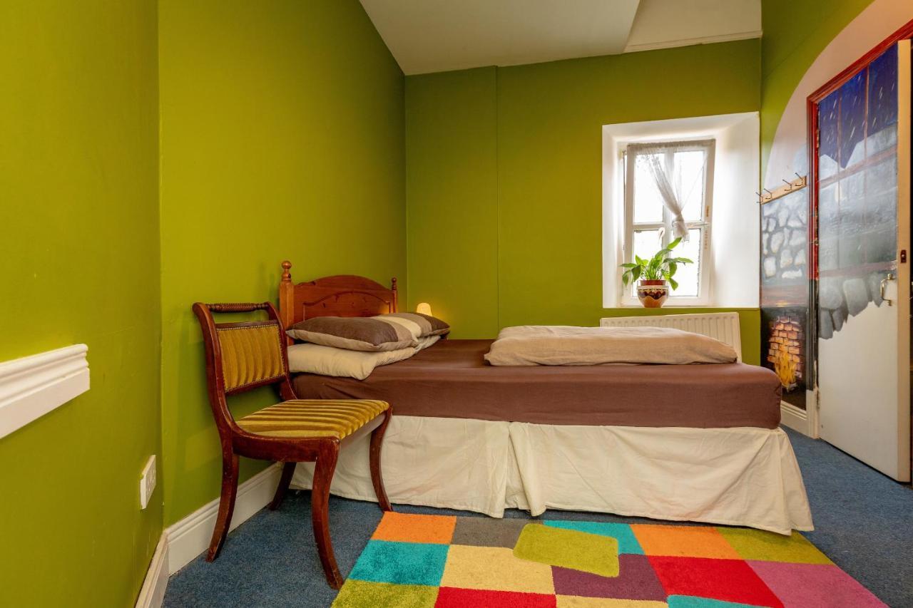 Macgabhainns Backpackers Hostel Kilkenny Exterior photo